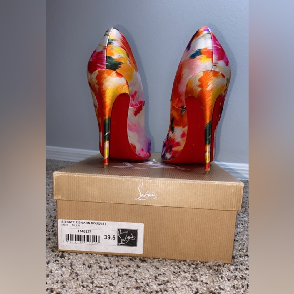 So Kate 120 satin bouquet